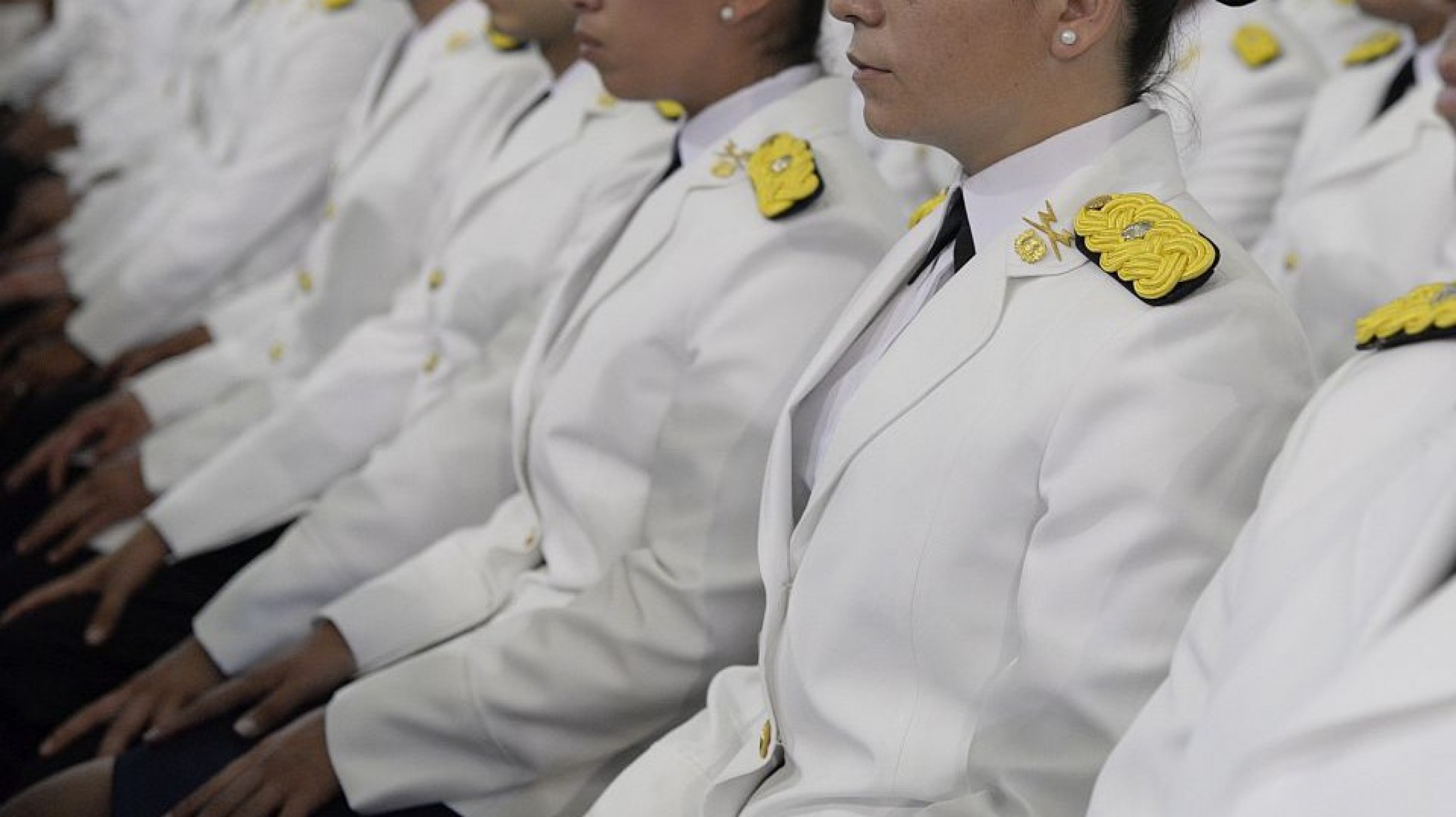 Procesan a seis miembros de la Armada, entre ellos su expareja, por brutal agresión a una marinera