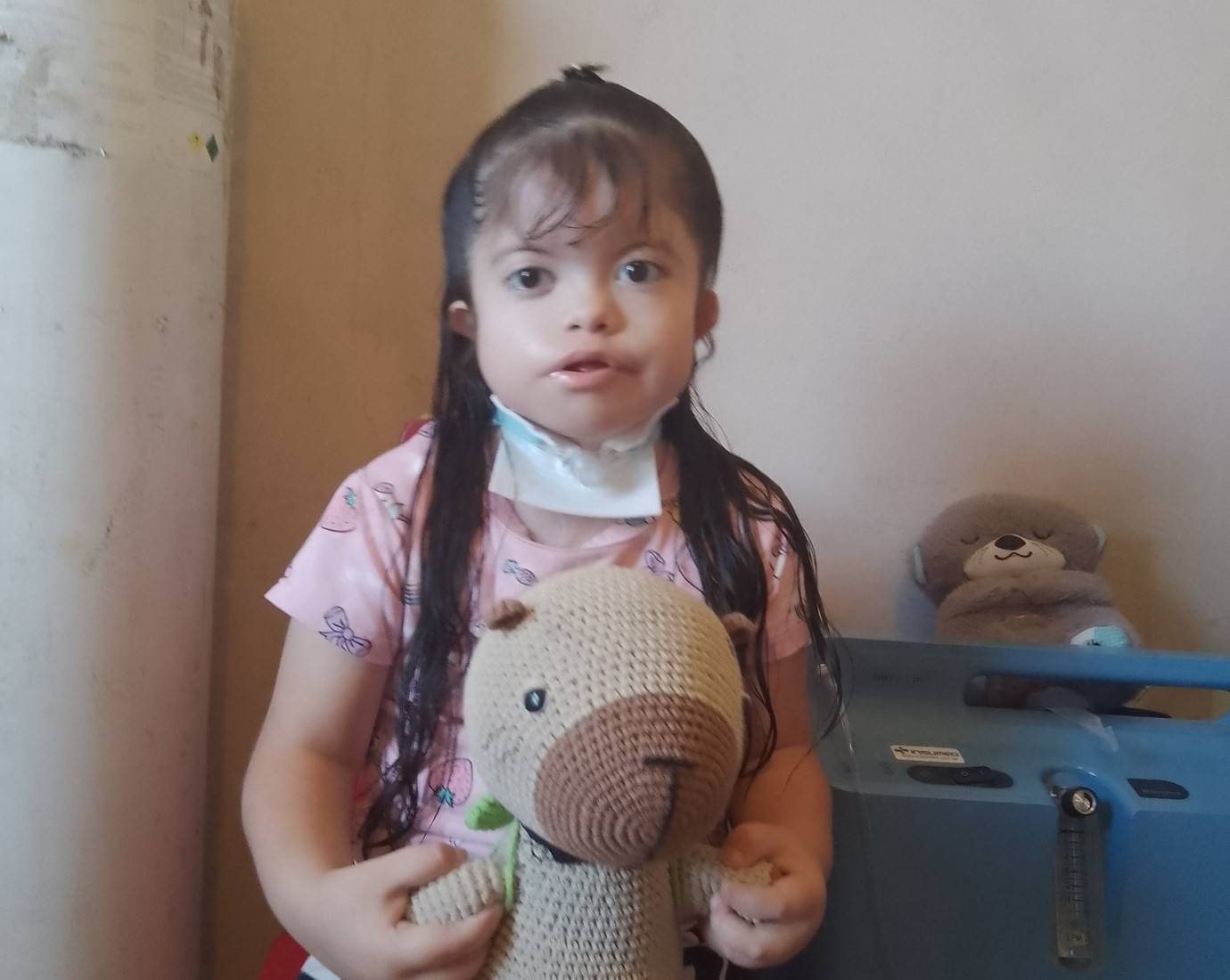 La mamá de Ámbar consiguió las autorizaciones de la obra social y la nena será operada