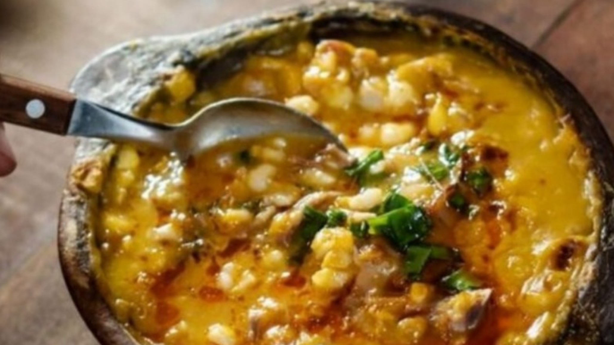 Más de 65 personas intoxicadas tras comer locro en un acto oficial