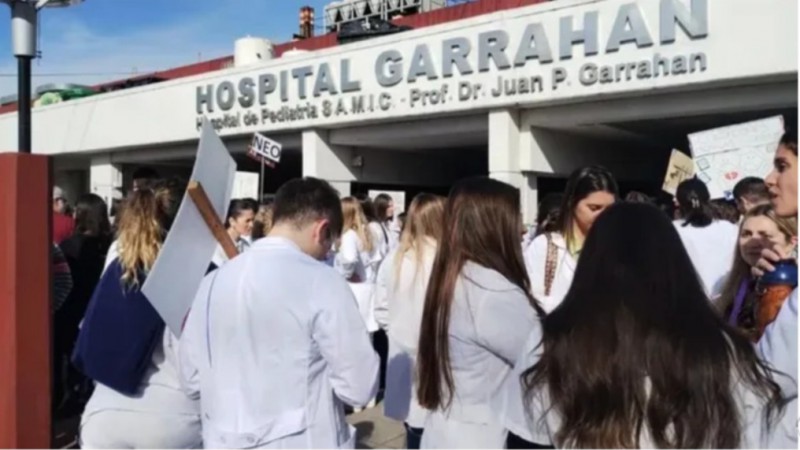 Garrahan en crisis: médicos denuncian sueldos congelados y fuga de profesionales