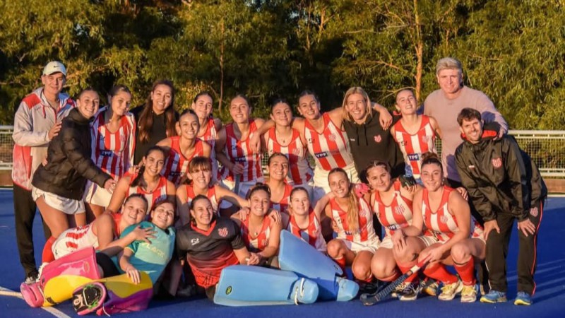 La comodorense Morena Cervatto fue titular en la primera división de Monte Hermoso en el máximo torneo del hockey nacional