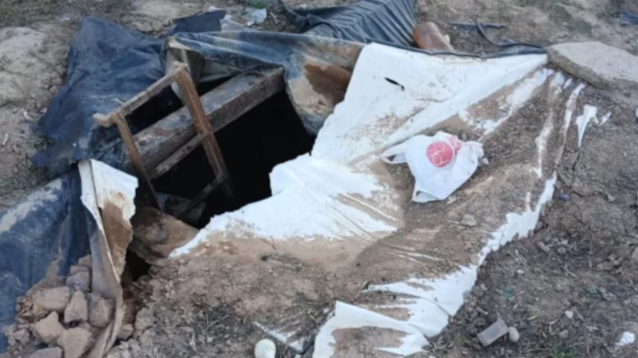 Murió un nene de 2 años tras caer en un pozo en el patio de su casa