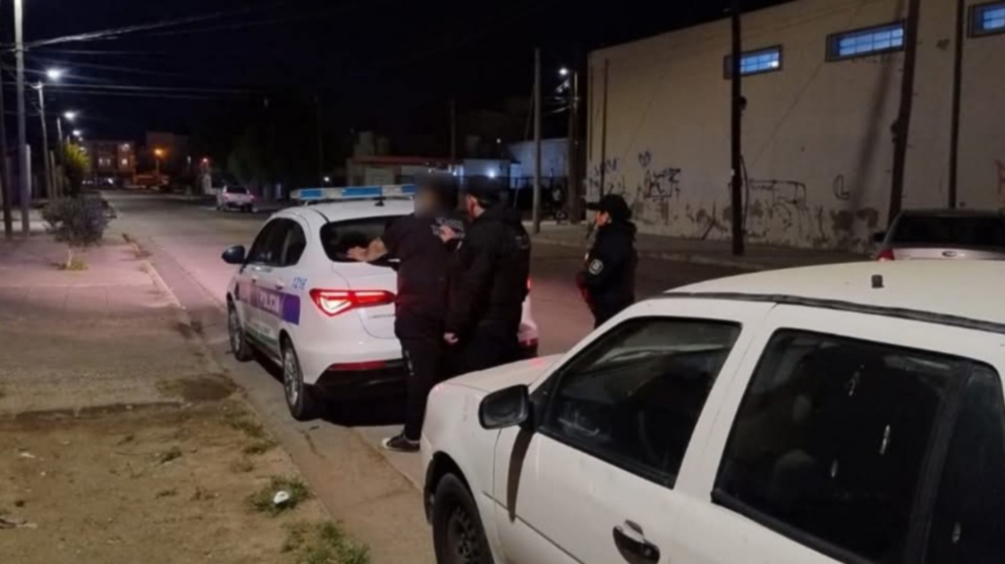 Fueron a cumplir una exclusión de hogar y descubrieron que el hombre tenía pedido de captura en Trelew