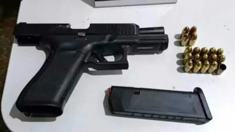 Un niño de 2 años mató accidentalmente a su madre con un arma que su padre dejó sobre la mesa