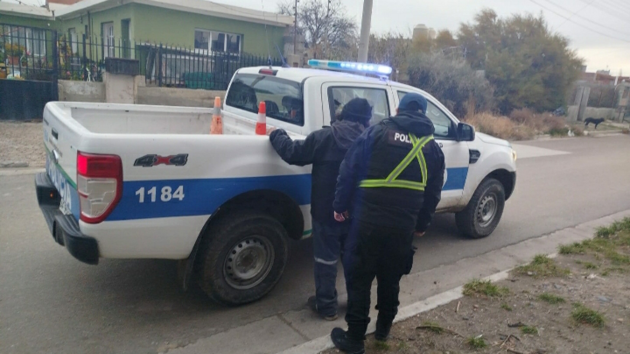 Lo buscaban por hurto y cayó intentando meterse en una casa de Km. 8