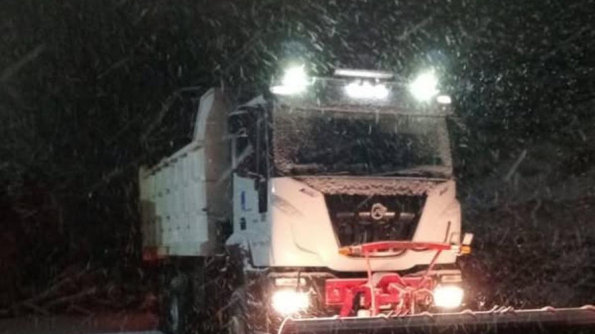 Precaución en Ruta 40: nieve, escarcha y banquinas inestables entre Gobernador Costa, Tecka y Tamariscos