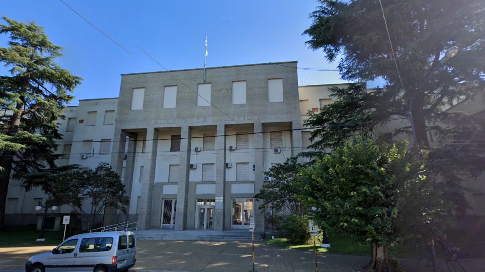 Condenaron a un pastor por violar a una menor durante dos años y someterla a sexo con animales