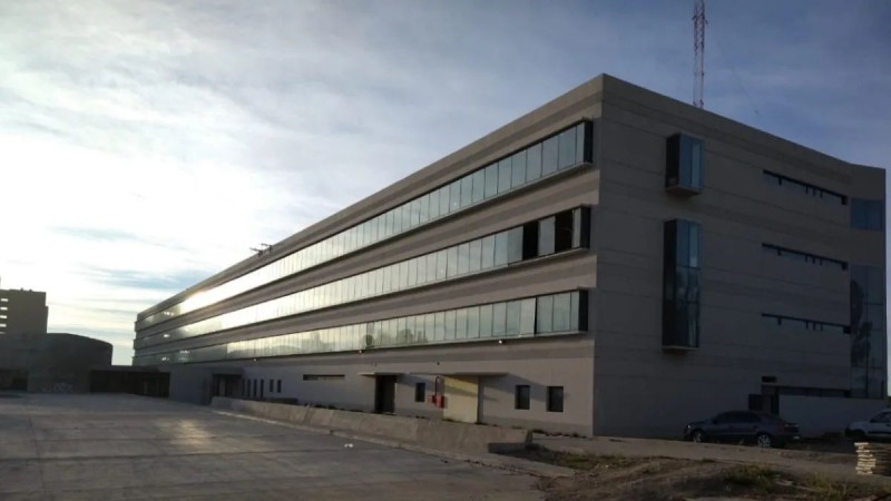 Ruido político: bombas que estallan y el humo se expande rápidamente