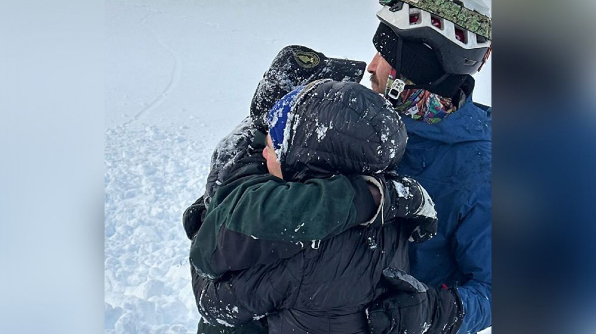 Milagroso rescate en Ushuaia: Una pareja quedó sepultada bajo una placa de nieve desprendida