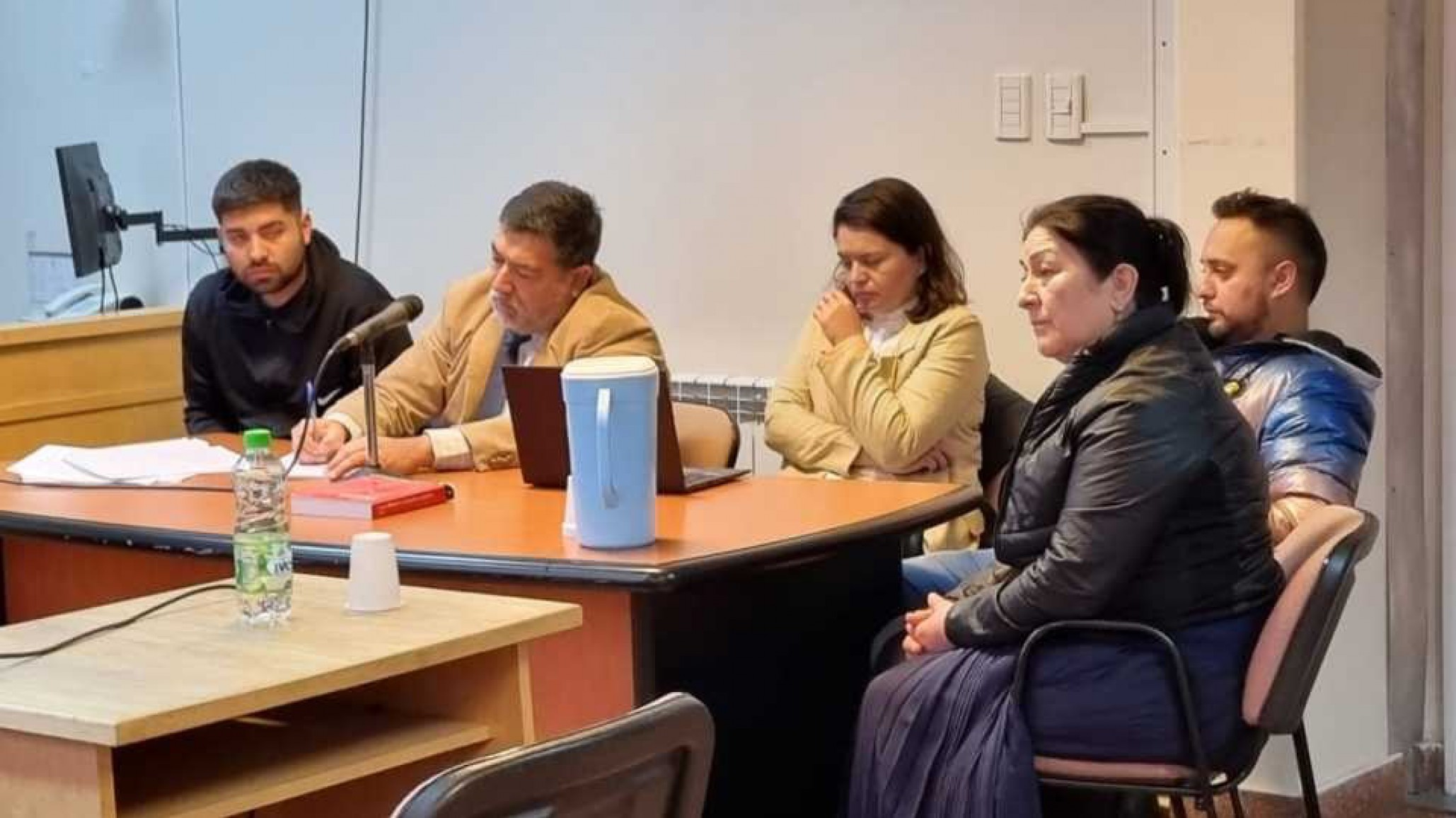 Una familia de Comodoro fue declarada culpable por estafar a una anciana en Esquel: la condena