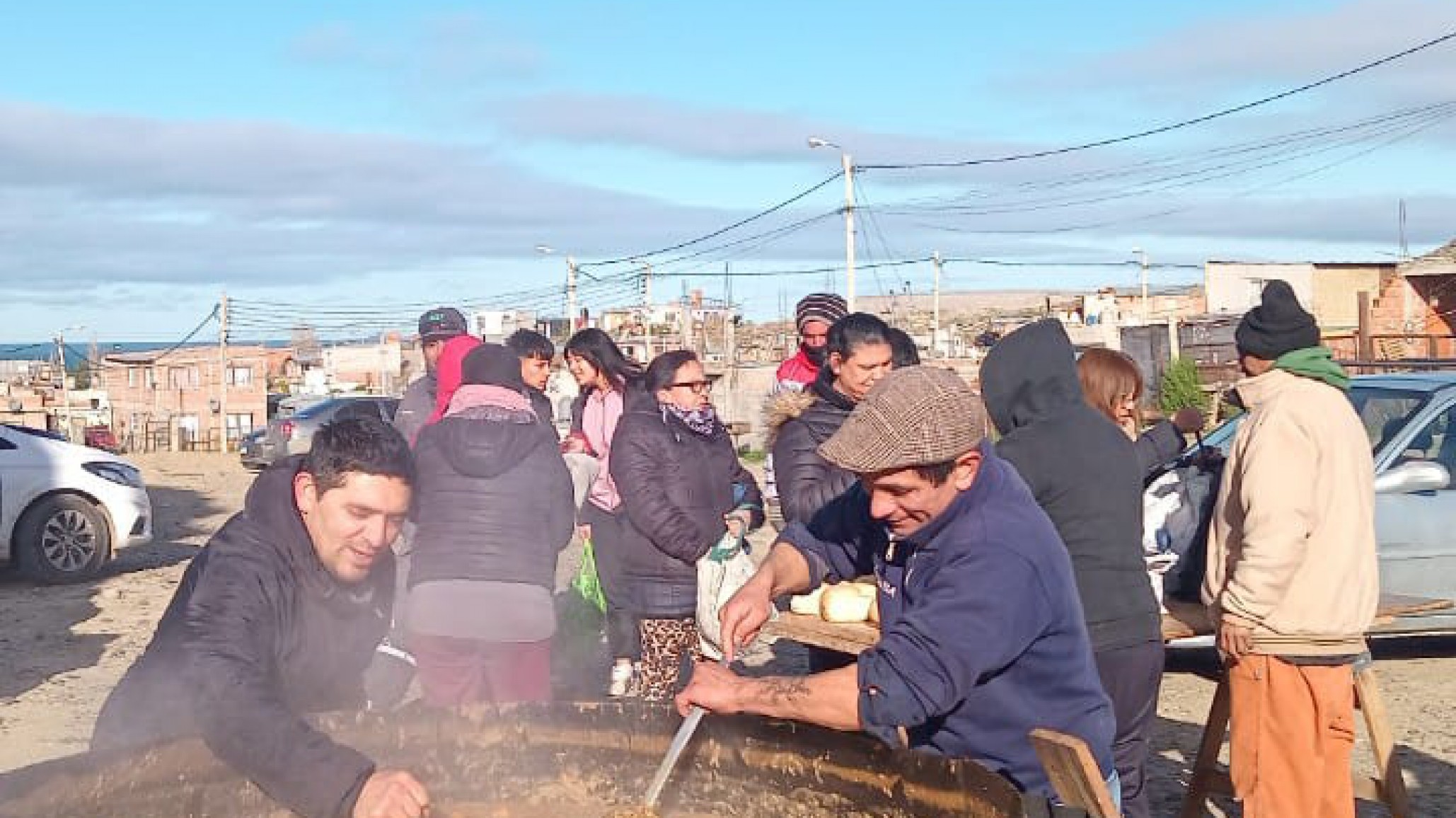 Organizan nueva olla popular en Fracción 14 y 15 y venden empanadas para recaudar fondos