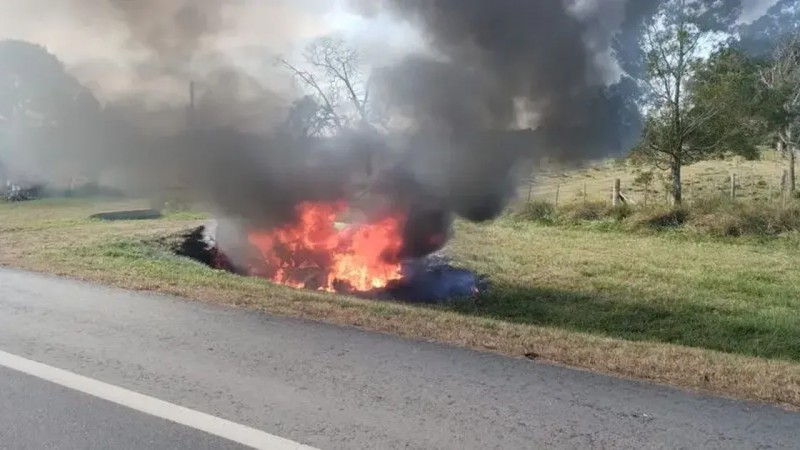 Tragedia: dos personas murieron tras un brutal accidente en Ruta 2