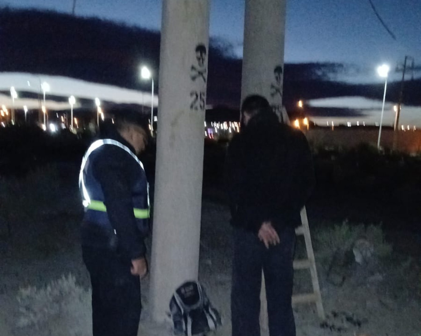 ¡In fraganti! Lo sorprendieron robando cables en Km 5