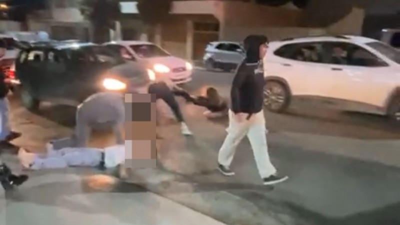 Video: Brutal pelea afuera un boliche en Comodoro