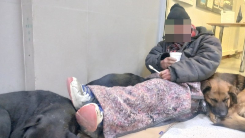 "La calle no es un lugar para vivir, mucho menos para morir": Albergue Alternativa pide mantas, abrigo y alimentos para personas en situación de calle