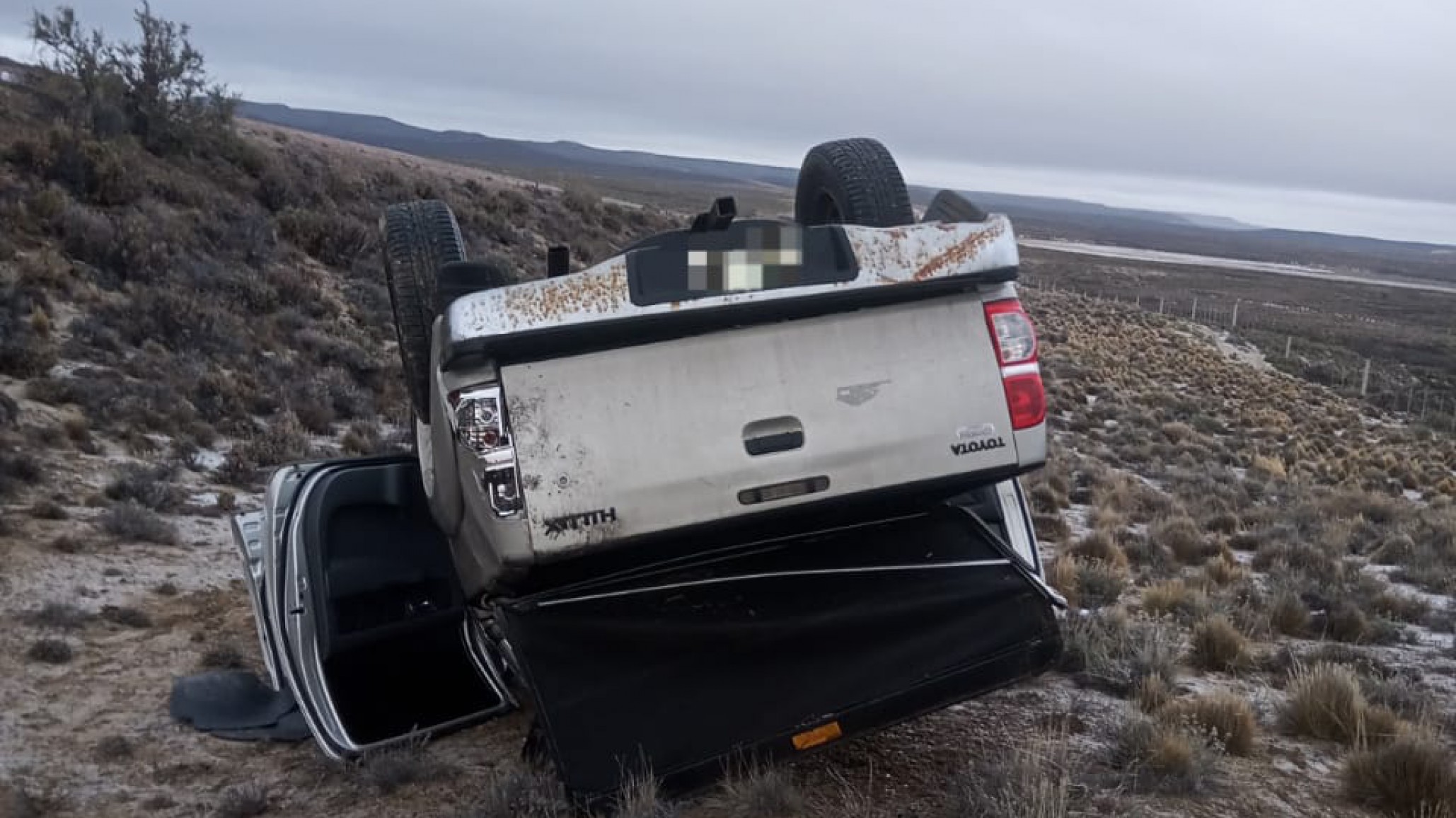 Accidente en Ruta 3: una camioneta volcó por escarcha en la calzada
