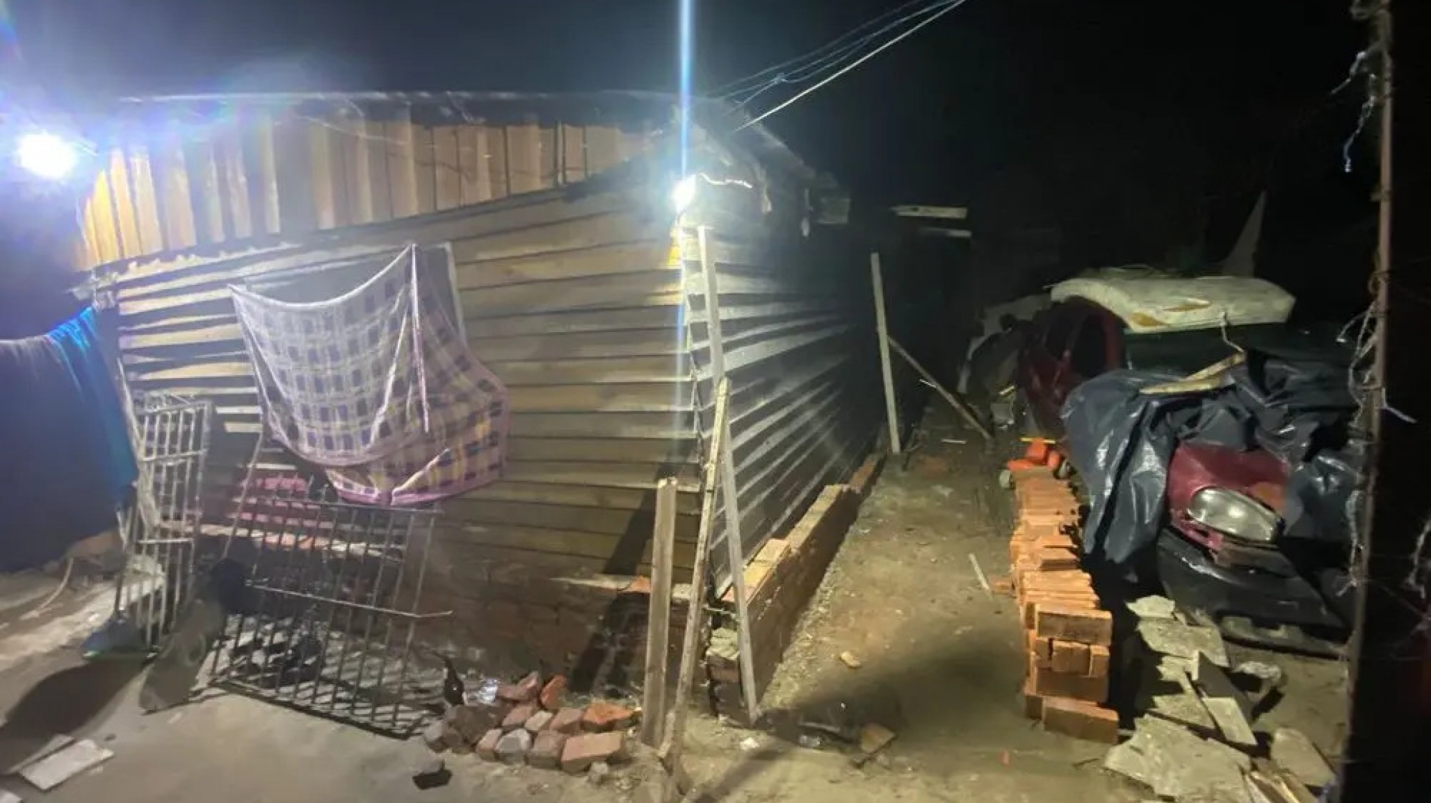 Un joven está en estado crítico tras dispararse: investigan posible ruleta rusa