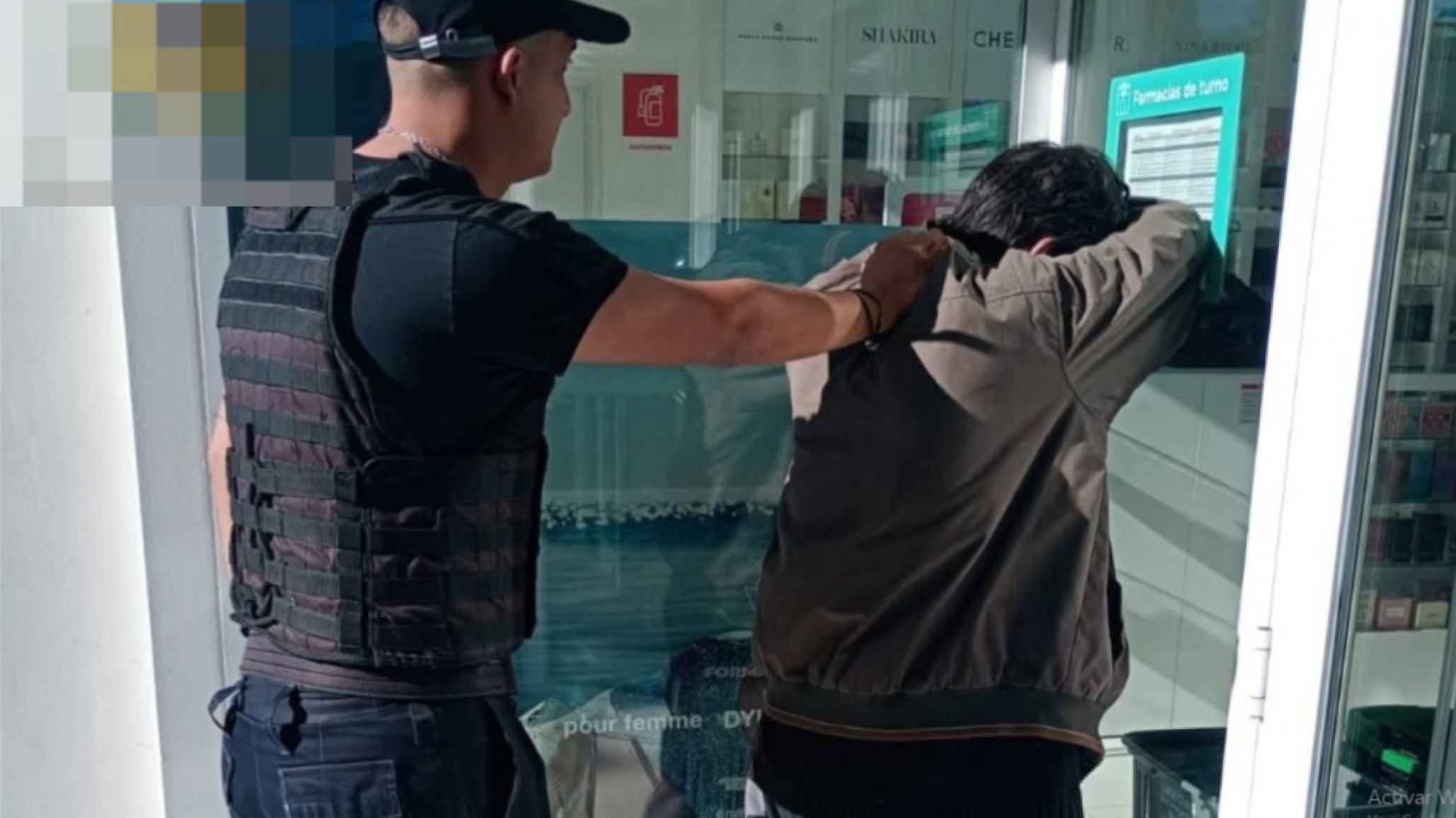 Intentó llevarse casi $130 mil en productos de higiene de una Farmacia y quedó detenido