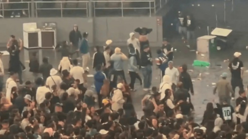 Suspendieron el recital de Damas Gratis en Colombia: batalla campal, disturbios y una persona muerta