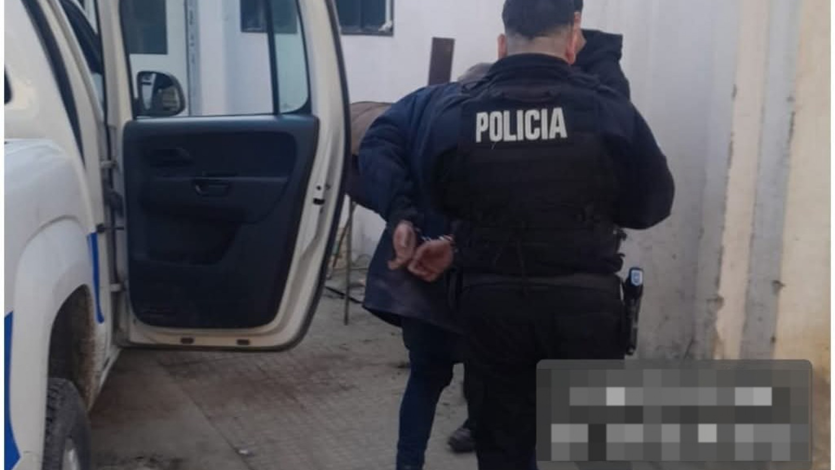 Vecinos redujeron a un hombre que intentó robar en una vivienda