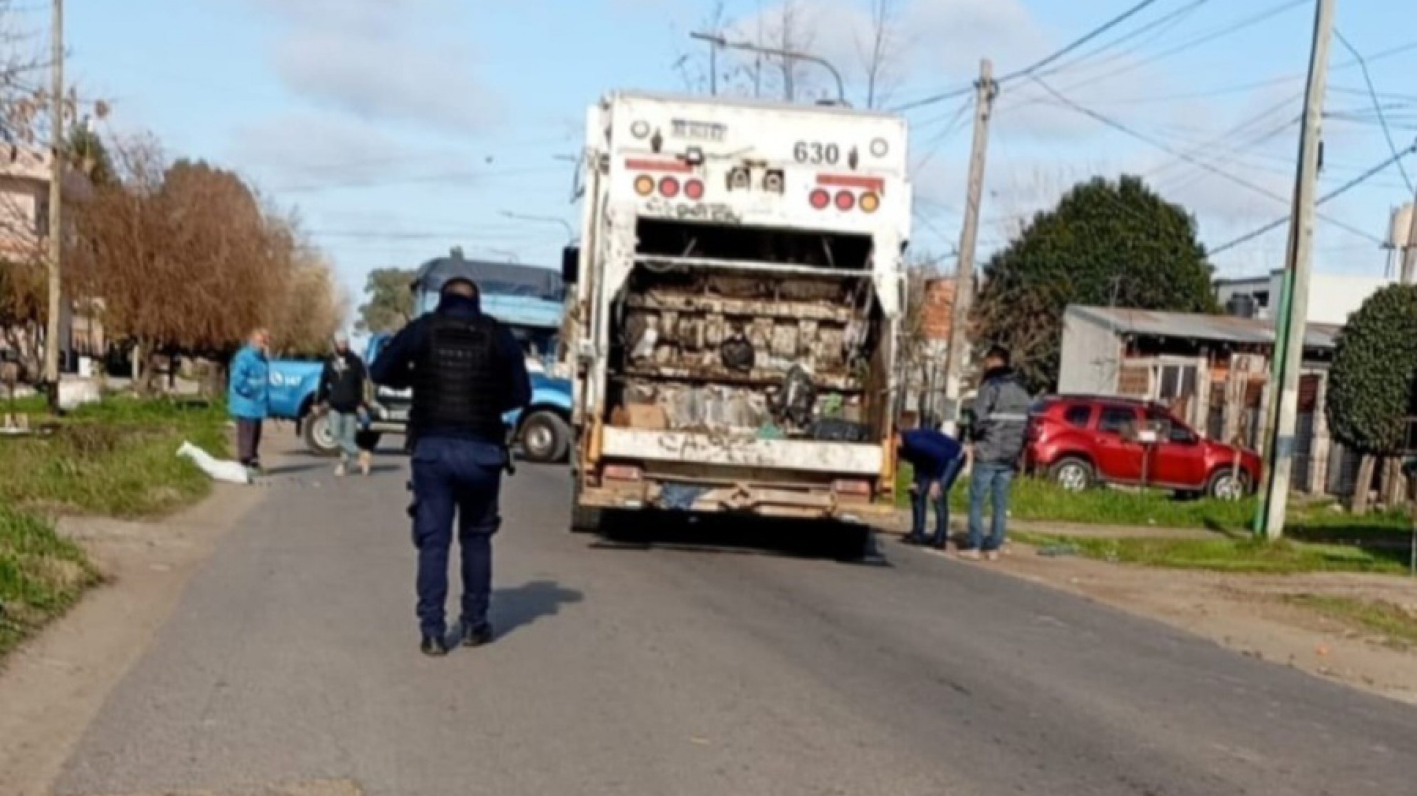 La Plata: Un hombre salió a comprar y murió atropellado por un camión de basura