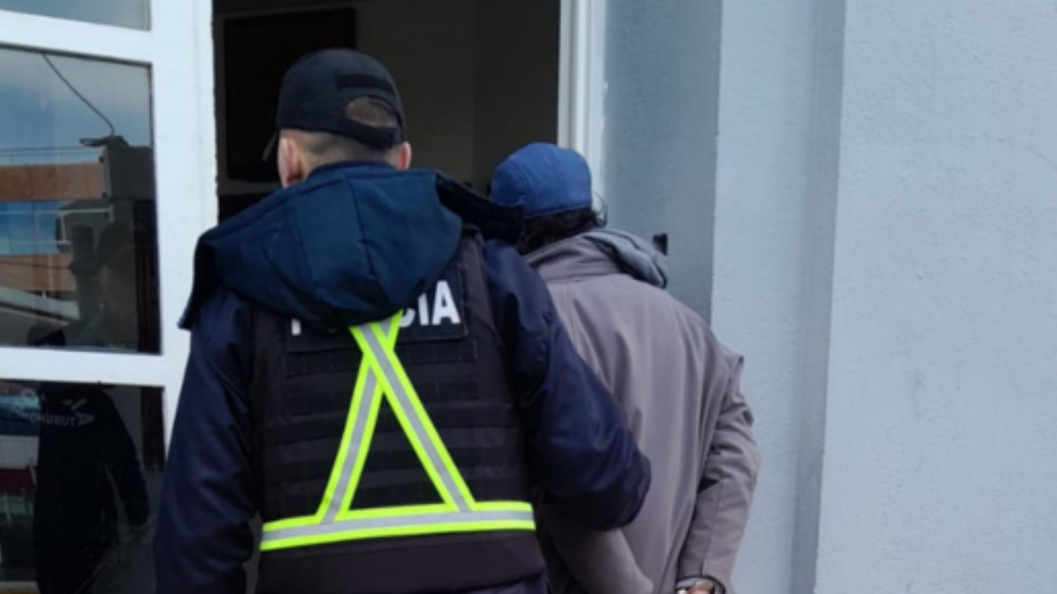 En la previa del Día de las Infancias, un hombre fue detenido por robar un peluche, un chupete y un auto de juguete