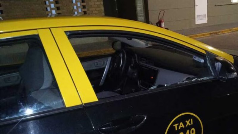 Violento ataque a una turista italiana camino a Ezeiza: la golpearon con un ladrillo y terminó internada