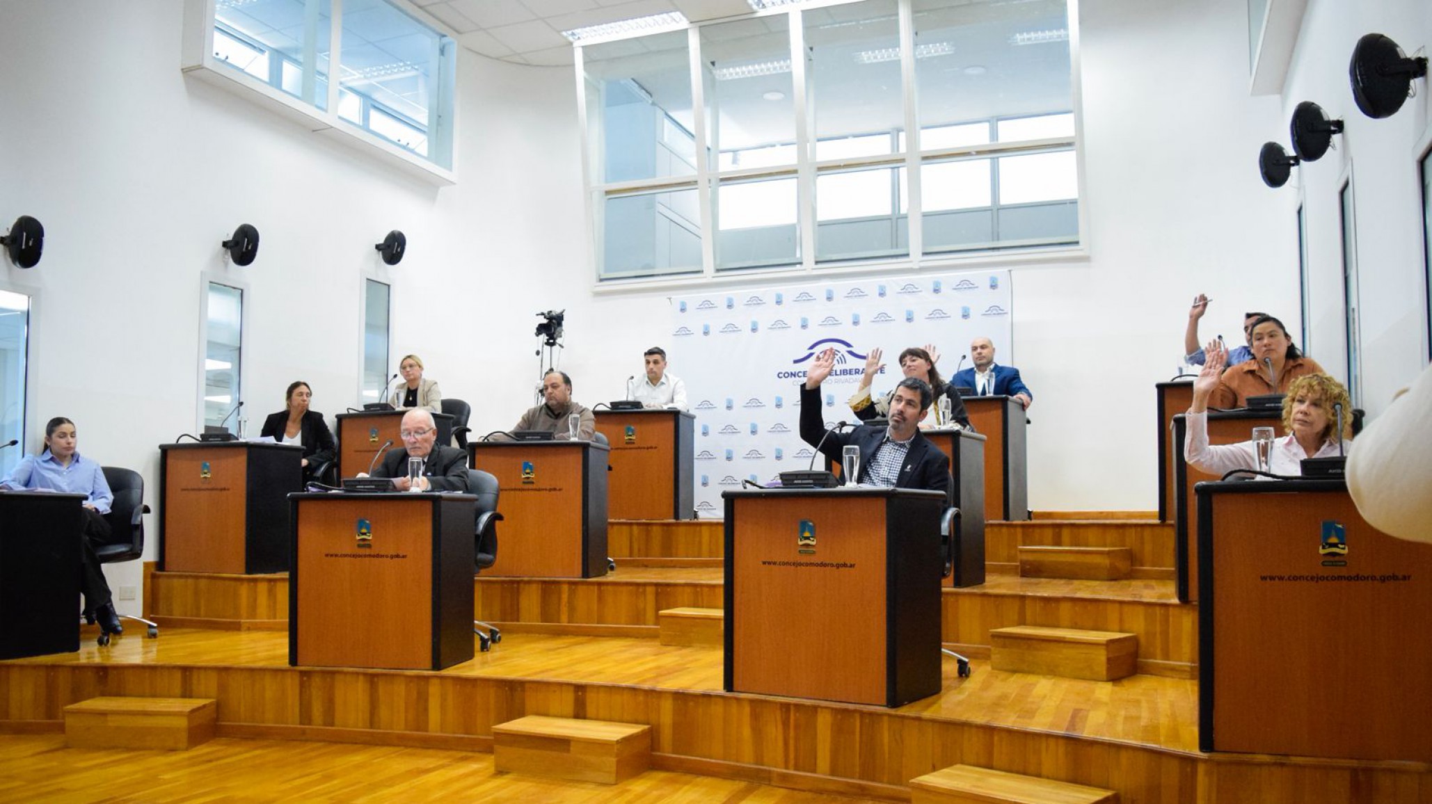 El bloque Arriba Chubut presentó un proyecto de ordenanza para que los inmuebles de YPF terminen de ser registrados a nombre del Municipio de Comodoro pero la oposición no acompañó