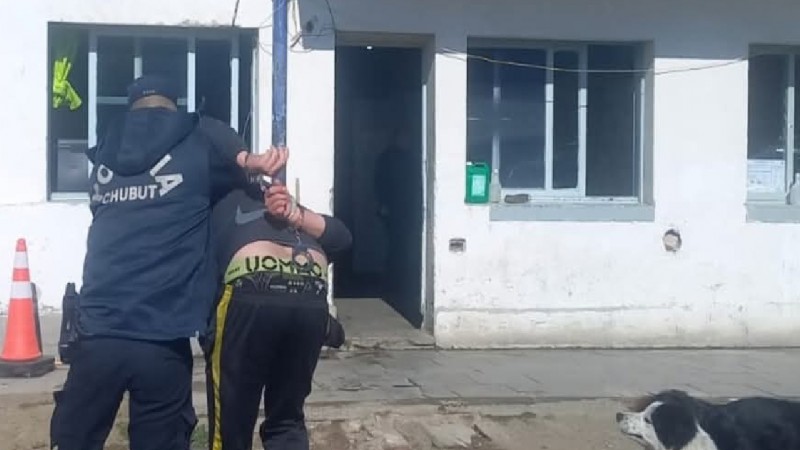 Invasión de propiedad: Detenido tras saltar un paredón en el barrio Ceferino