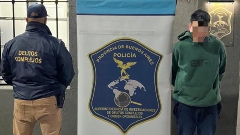 Obligaba a mujeres a prostituirse a cambio de drogas y tatuaba sus iniciales en sus partes íntimas