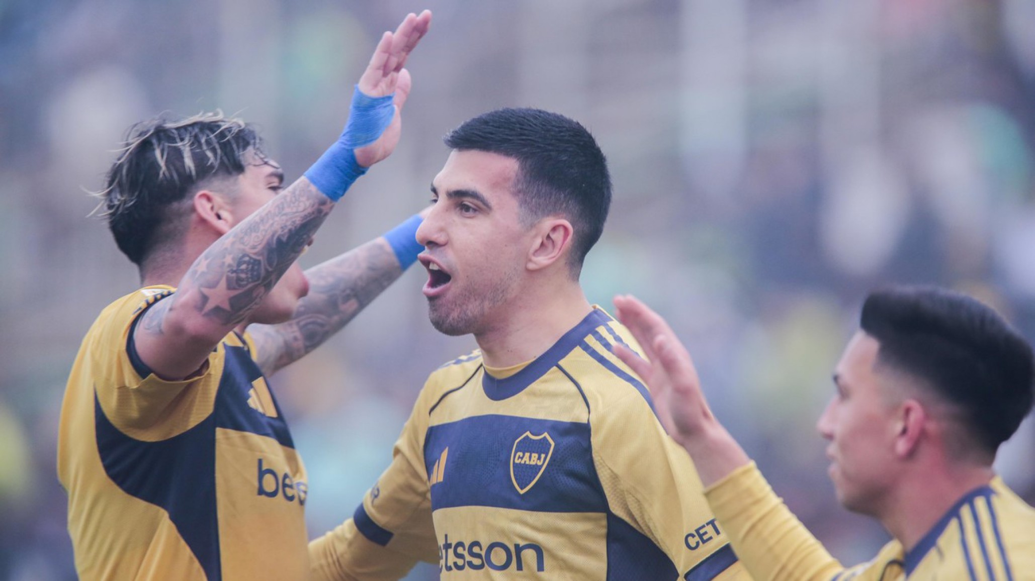 Tercer triunfo al hilo de Boca: derrotó 2-0 a Aldosivi