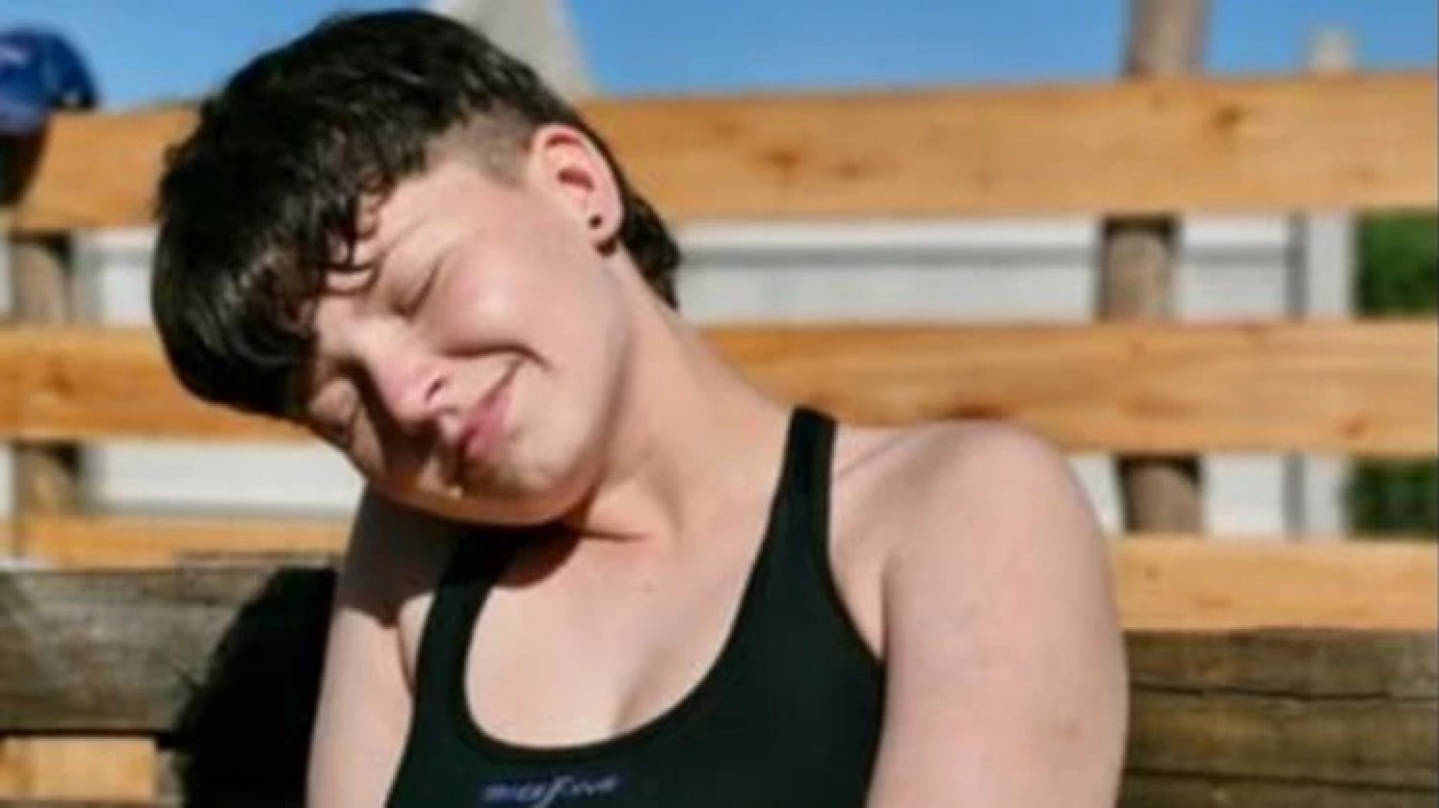 Una adolescente de 18 años fue apuñalada en el cuello a la salida de un boliche y murió