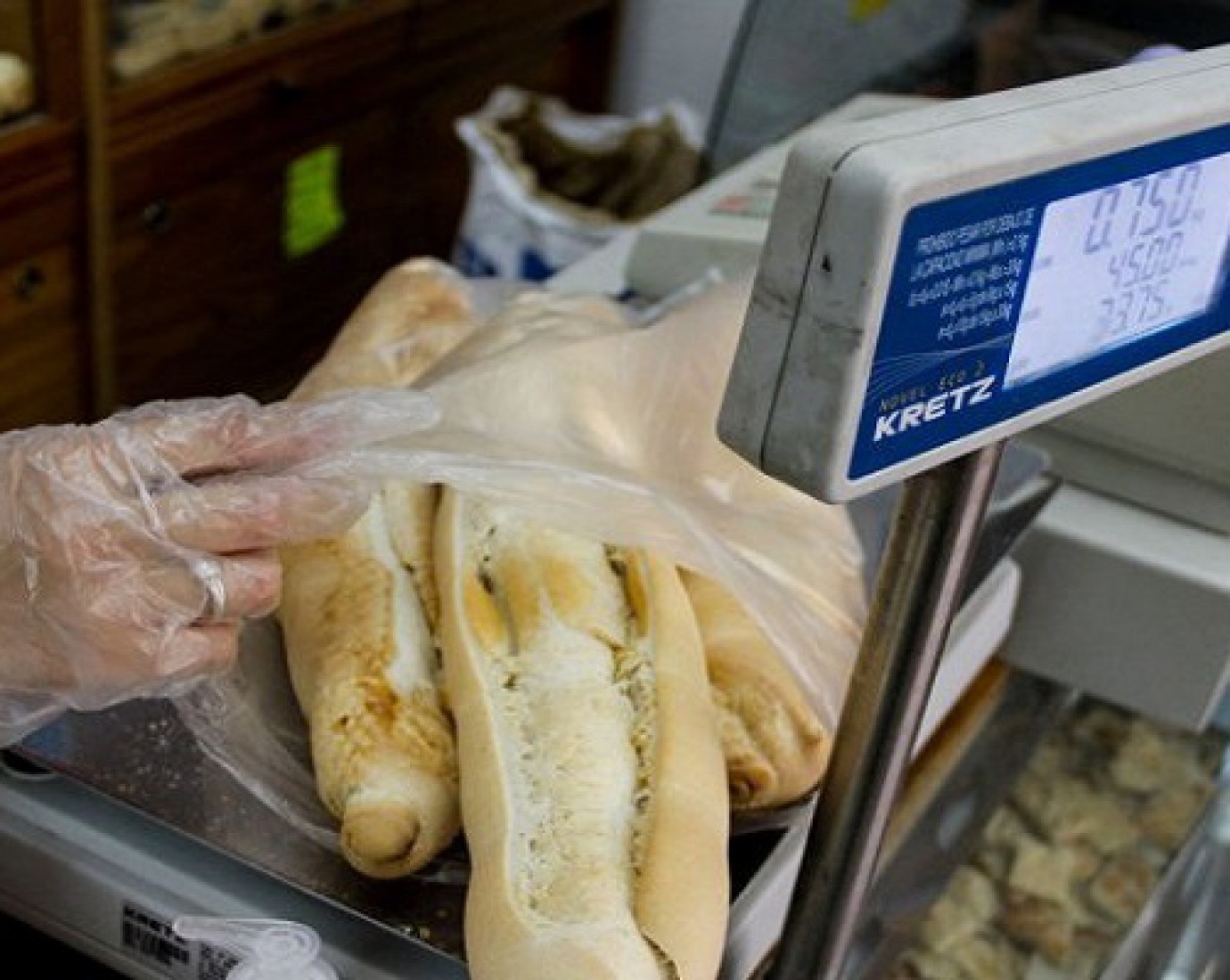 Crisis del consumo en Comodoro: "Las ventas de pan bajaron un 50% y las de facturas un 85%"