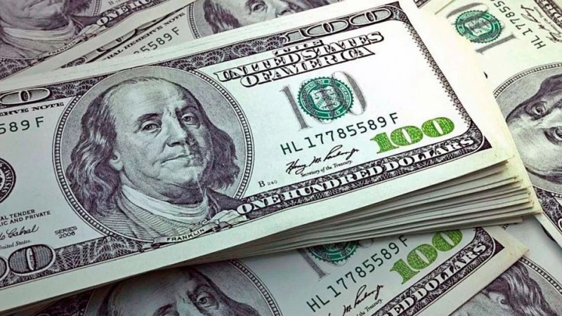 El Gobierno anunció que intervendrá en el mercado cambiario para frenar la suba del dólar