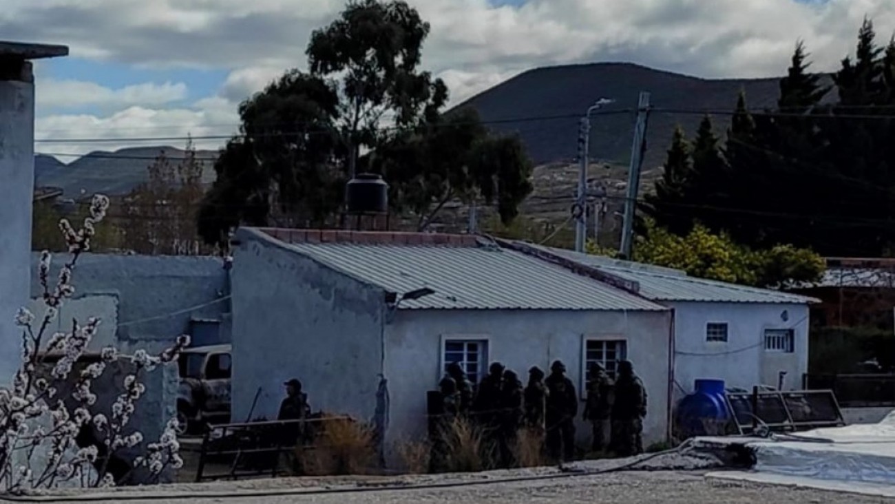 Rescataron a tres menores de un atrincheramiento en el barrio Palazzo