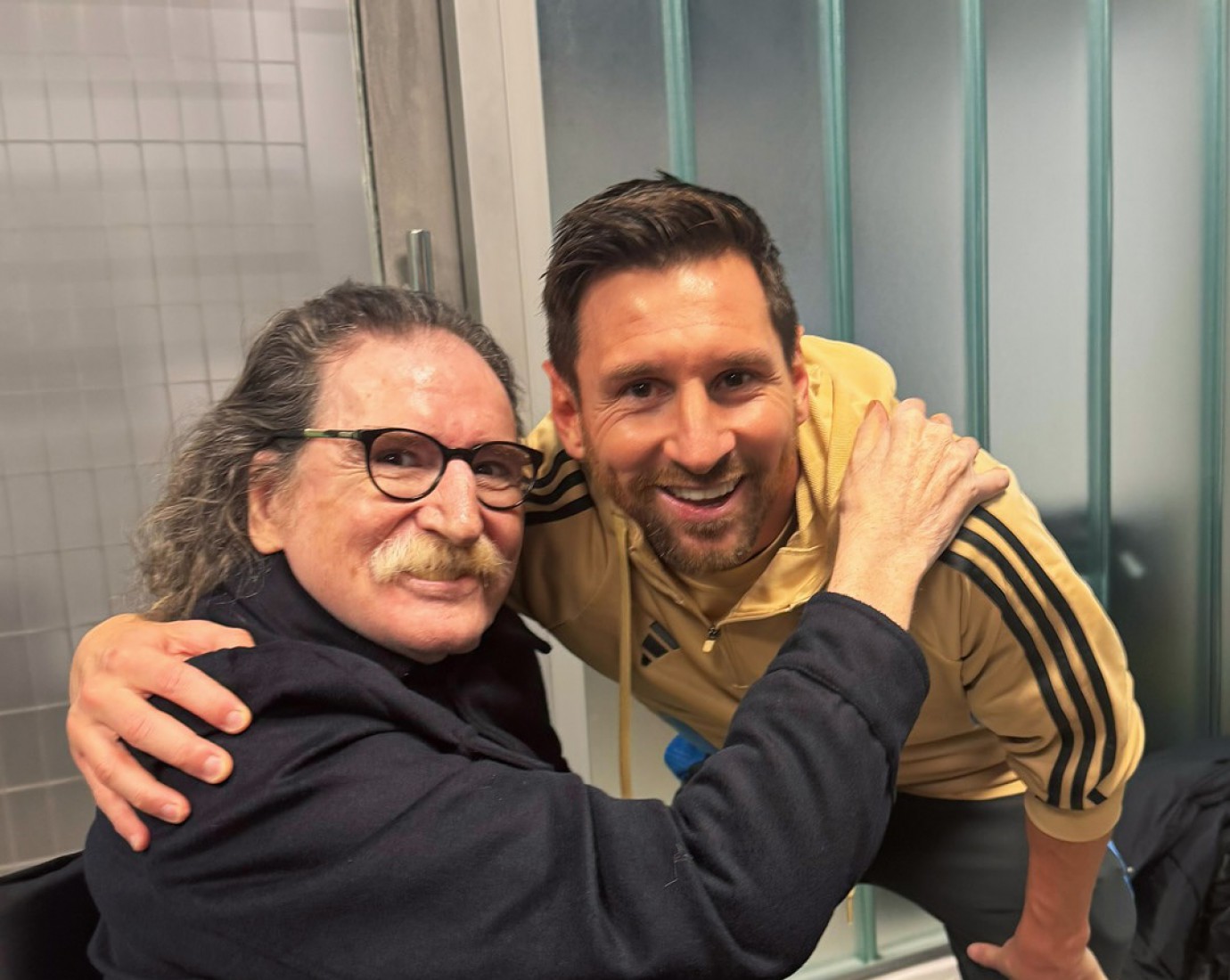 Messi y Charly García: el emotivo cruce entre dos leyendas