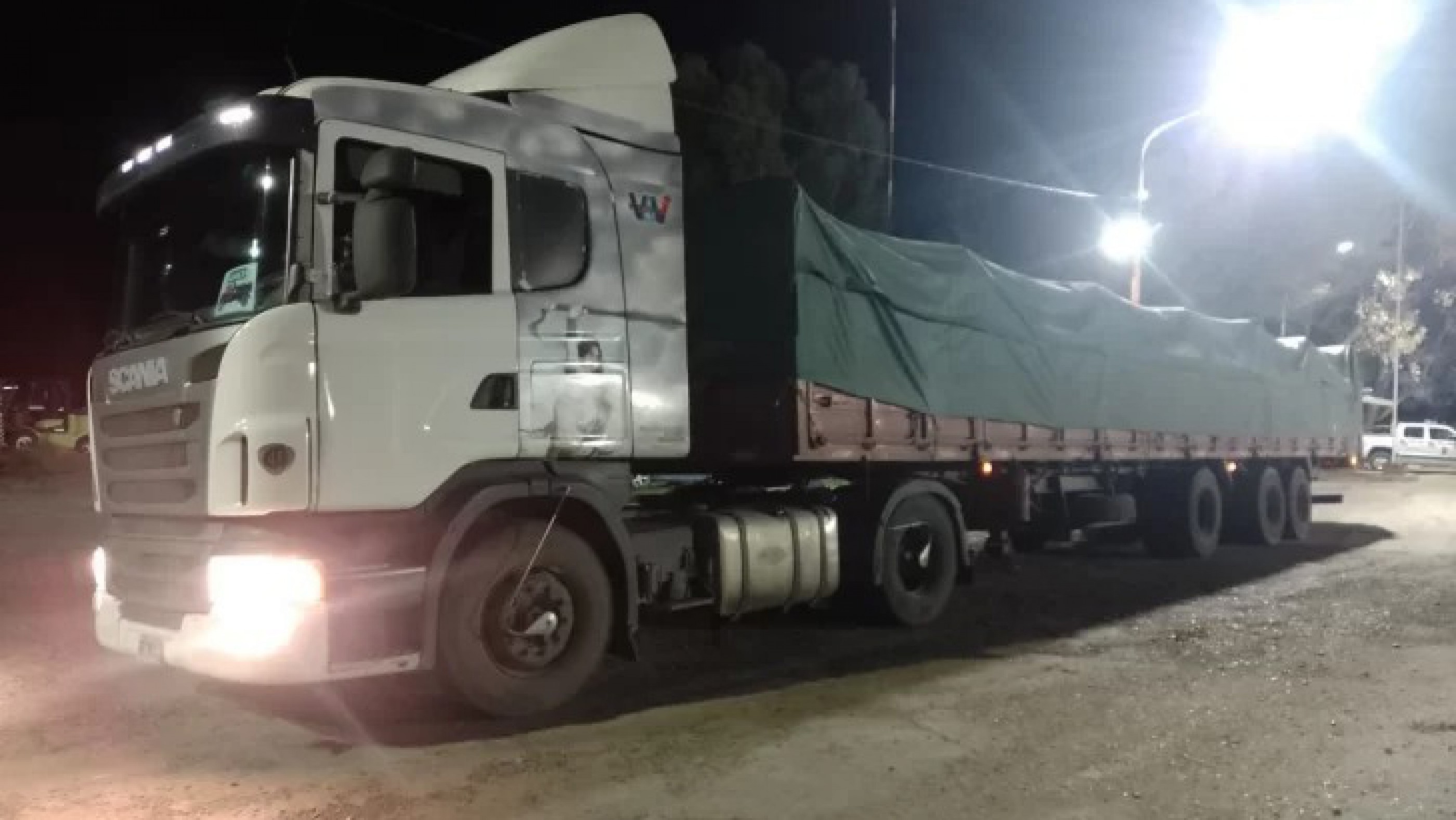 Un camionero circulaba ebrio rumbo a Caleta Olivia y le secuestraron el camión