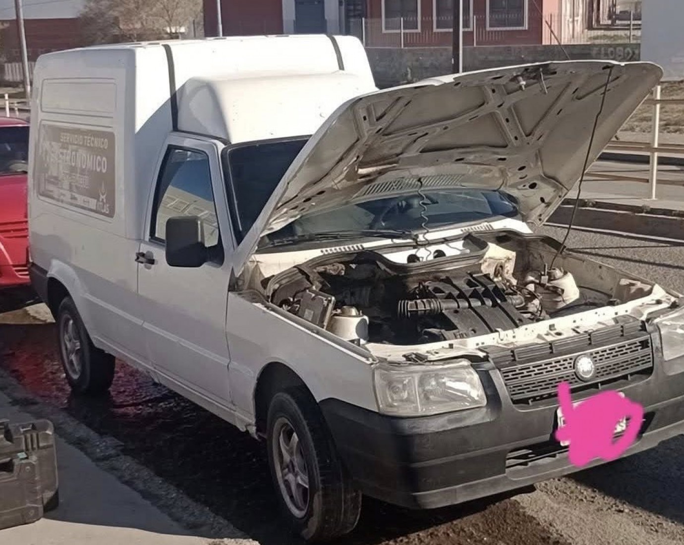 Alertan sobre el robo de baterías de autos en la zona de Av. Roca