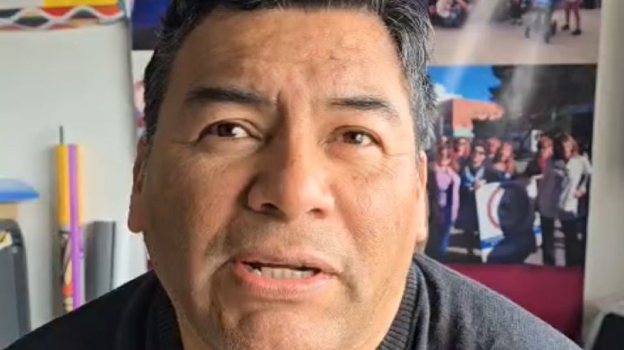 Docentes de escuela hospitalaria venden empanadas por falta de pago de salarios