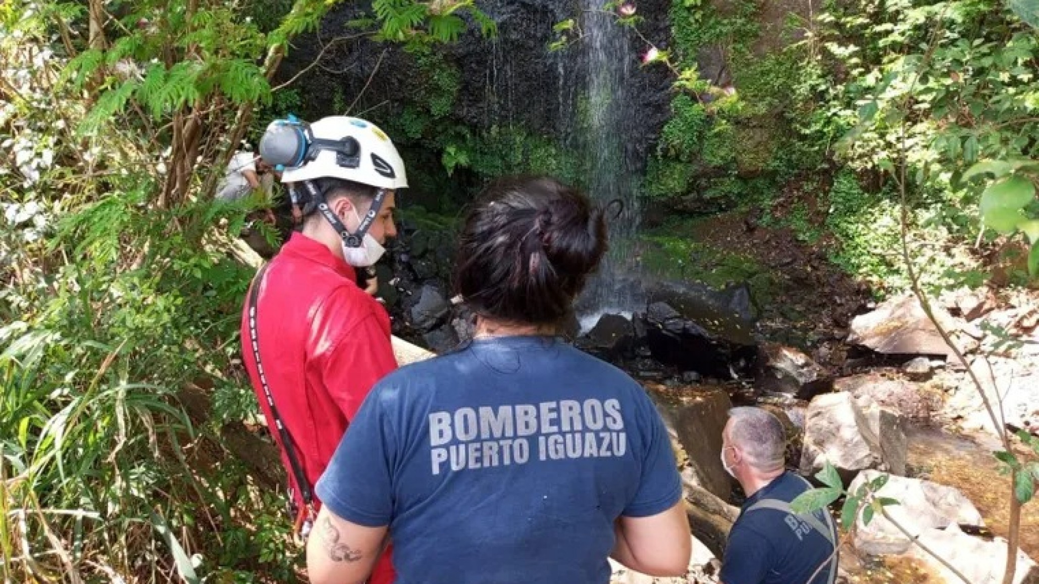 Investigan la muerte de un hombre en una cascada de Puerto Iguazú