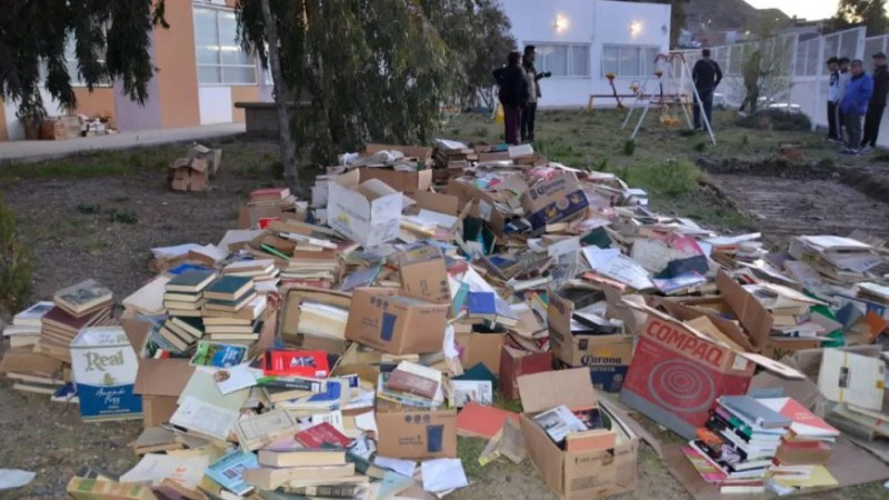 Pedido de informes por la Biblioteca Valle C: "El ministro de Educación mínimamente tendrá que pedir disculpas"