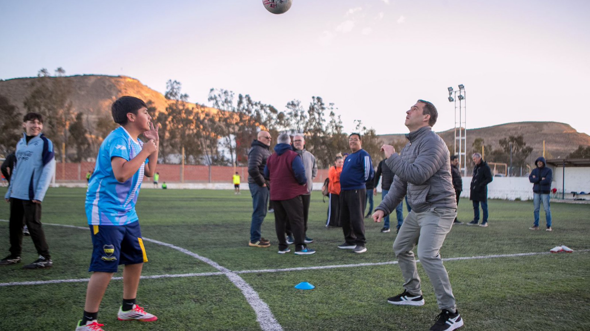 Luque visitó un club de Comodoro y valoró el efecto de haber invertido en infraestructura deportiva durante su gestión: "Gracias a las obras, son lugares de contención en los tiempos que vivimos"