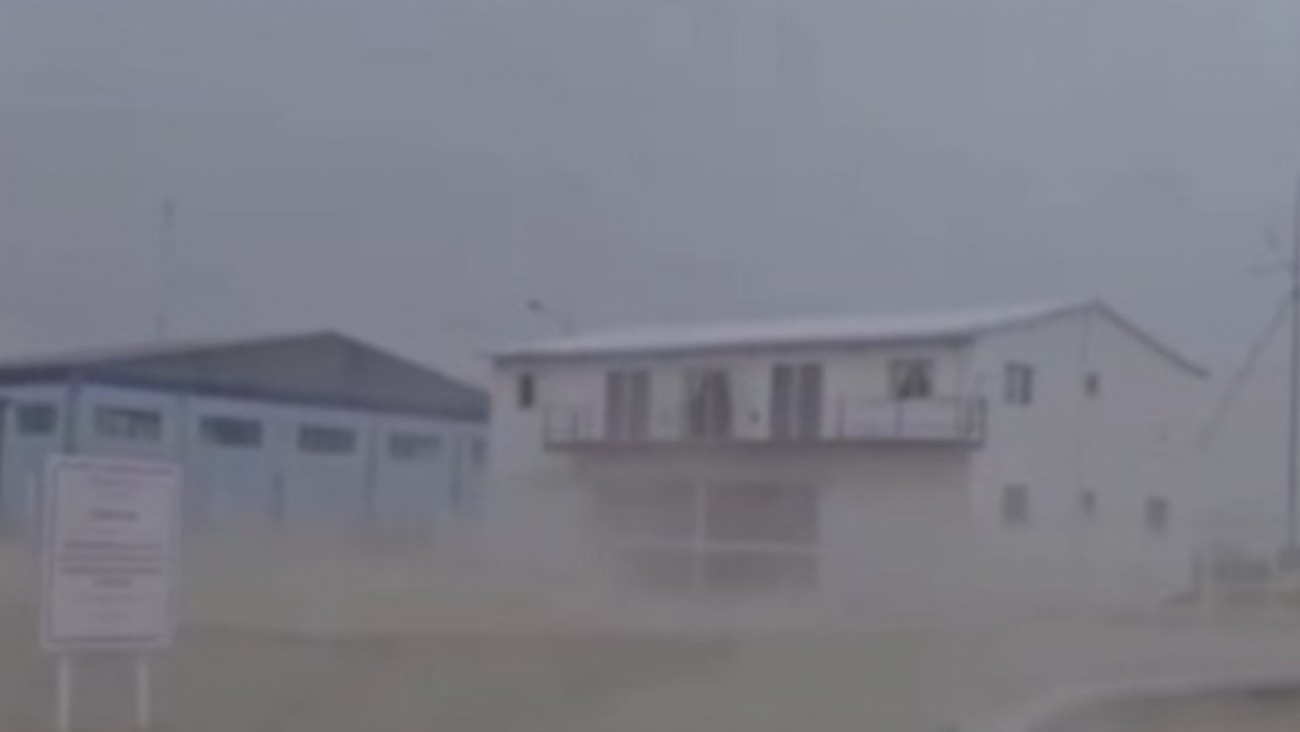 Alerta naranja en Comodoro: ráfagas de hasta 120 km/h provocaron cortes de ruta, luz y semáforos