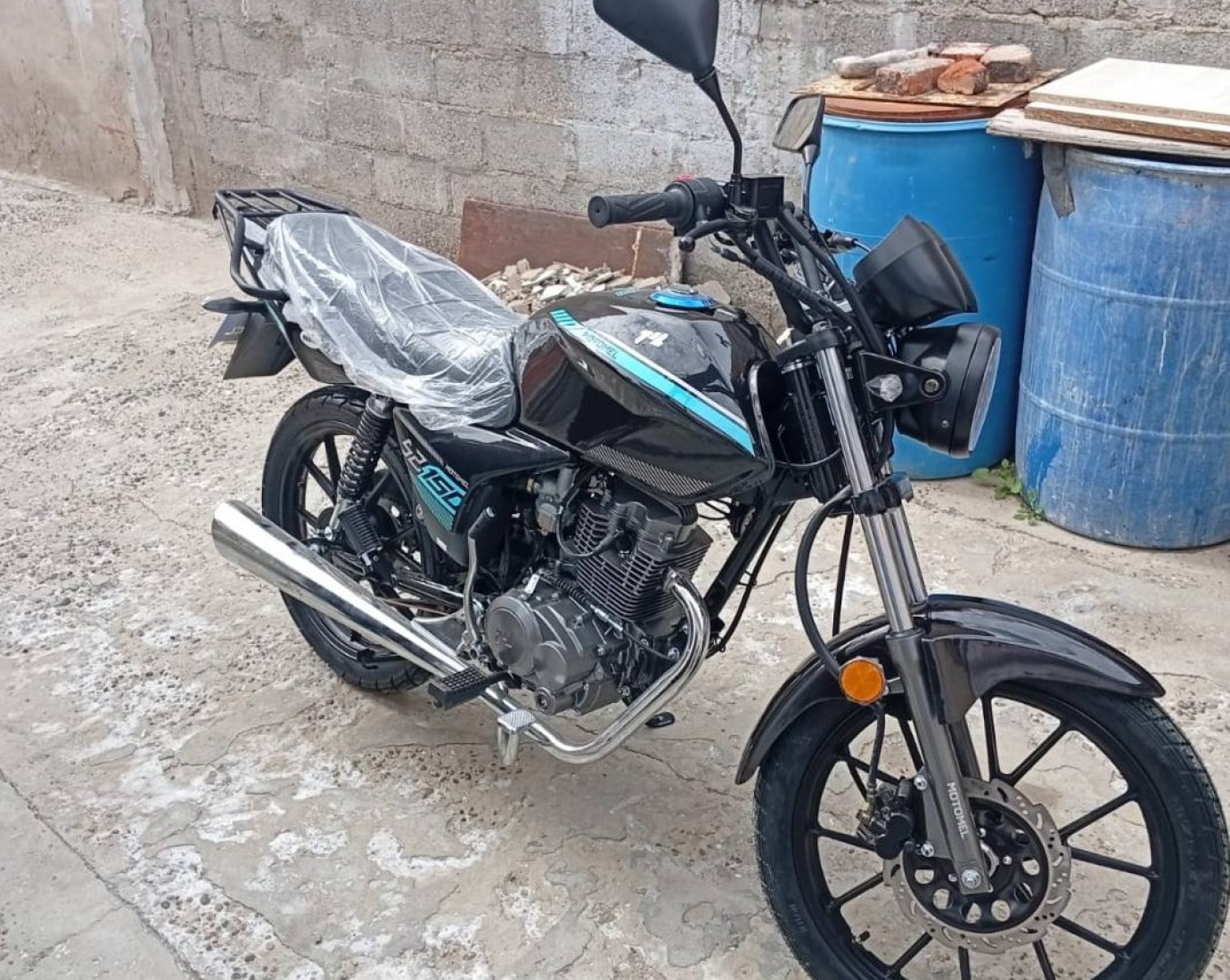 Se llevaron una moto en José Fuchs y vecinos piden datos para encontrarla