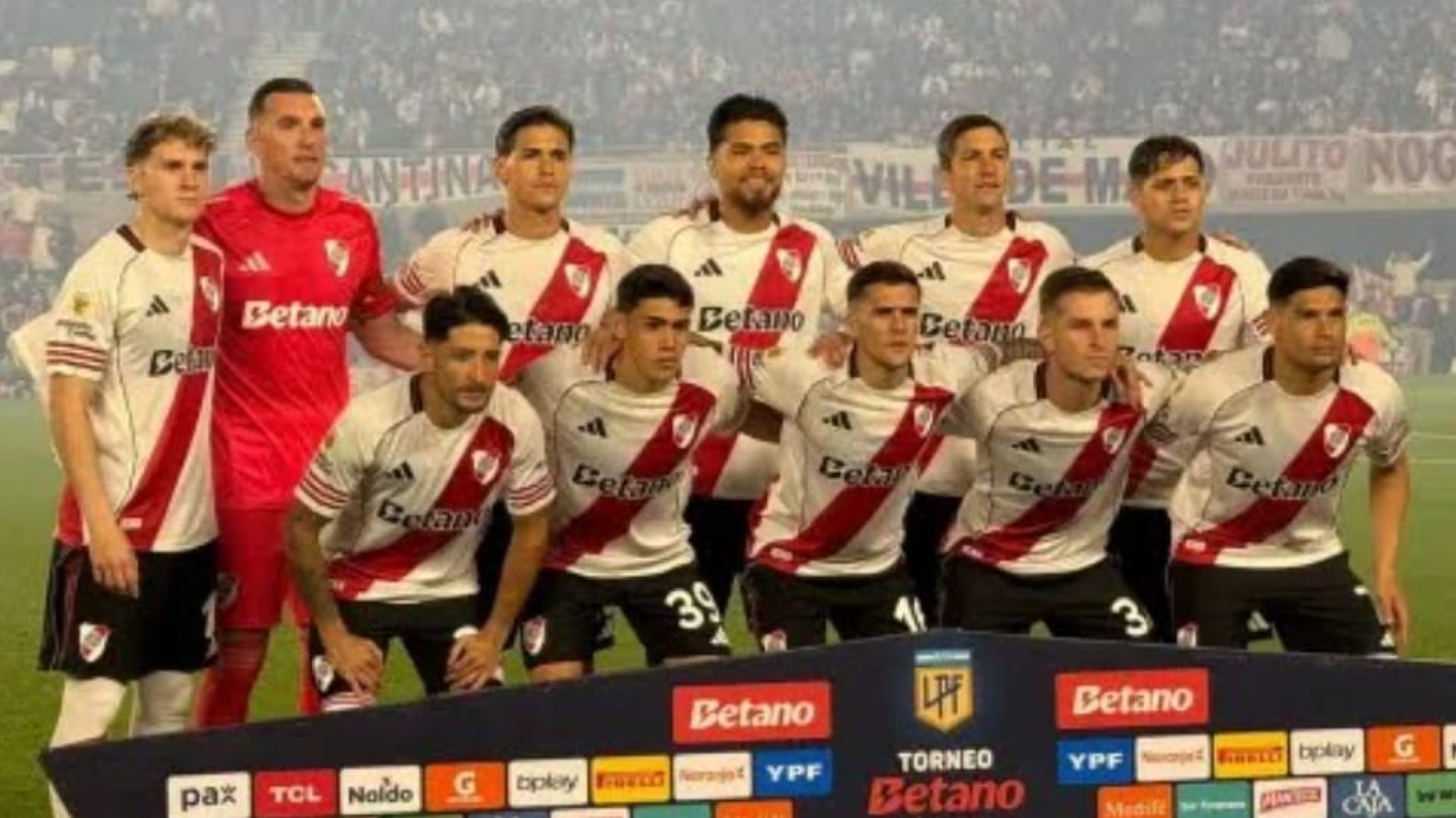 River volvió a naufragar en el Monumental: Sarmiento lo sorprendió y se fue silbado