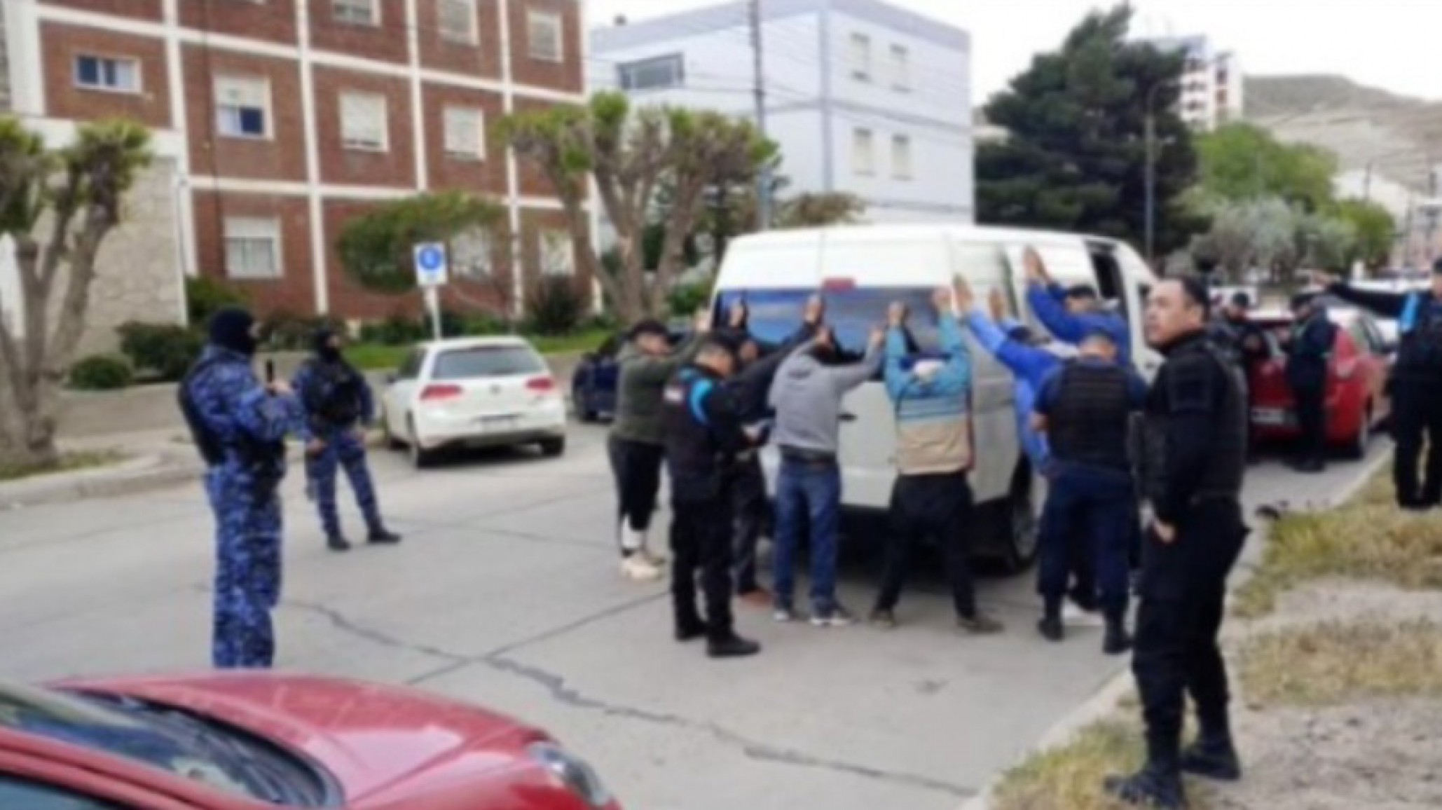 Siete detenidos tras un ataque armado frente a la Oficina Judicial: "Se secuestró el vehículo y se preservó el lugar"