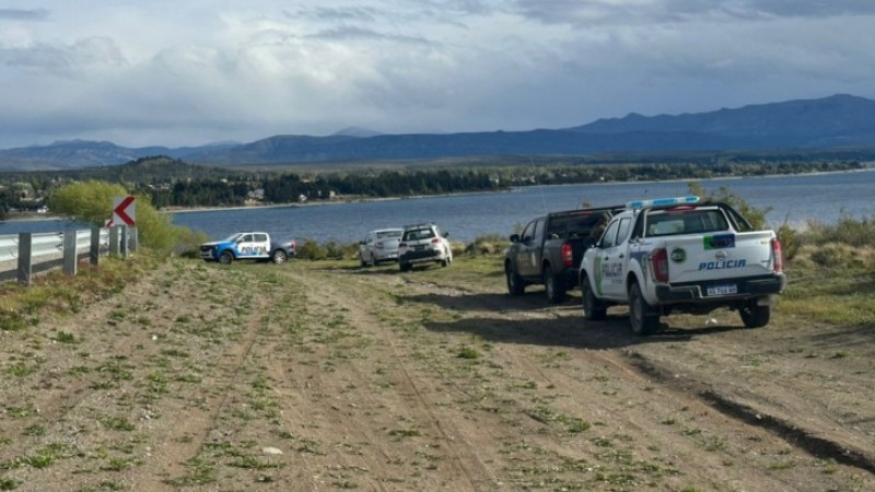 Hallan un cuerpo en la costa del Nahuel Huapi y buscan confirmar su identidad