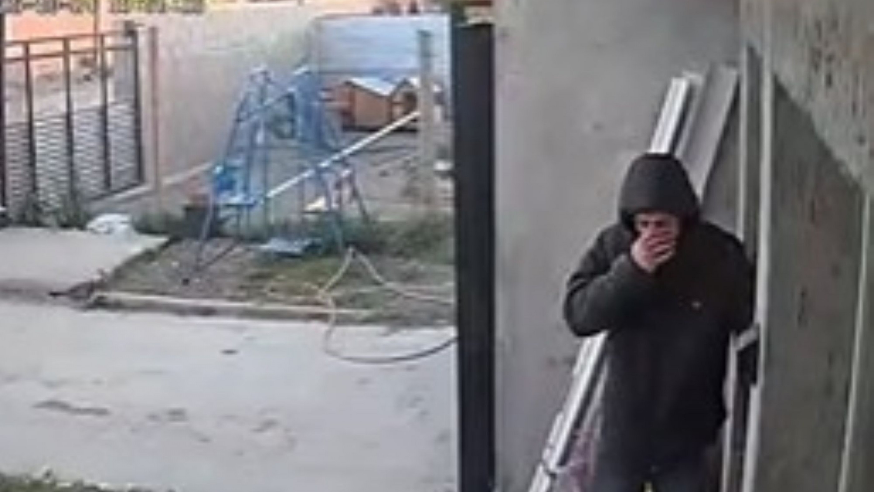 Robo en Standar Norte: un delincuente ingresó a una vivienda a plena luz del día y quedó registrado por las cámaras