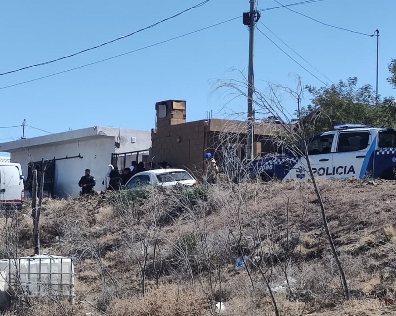 Conmoción en Caleta Olivia: habrían encontrado muertos a una mujer y su bebé en una vivienda
