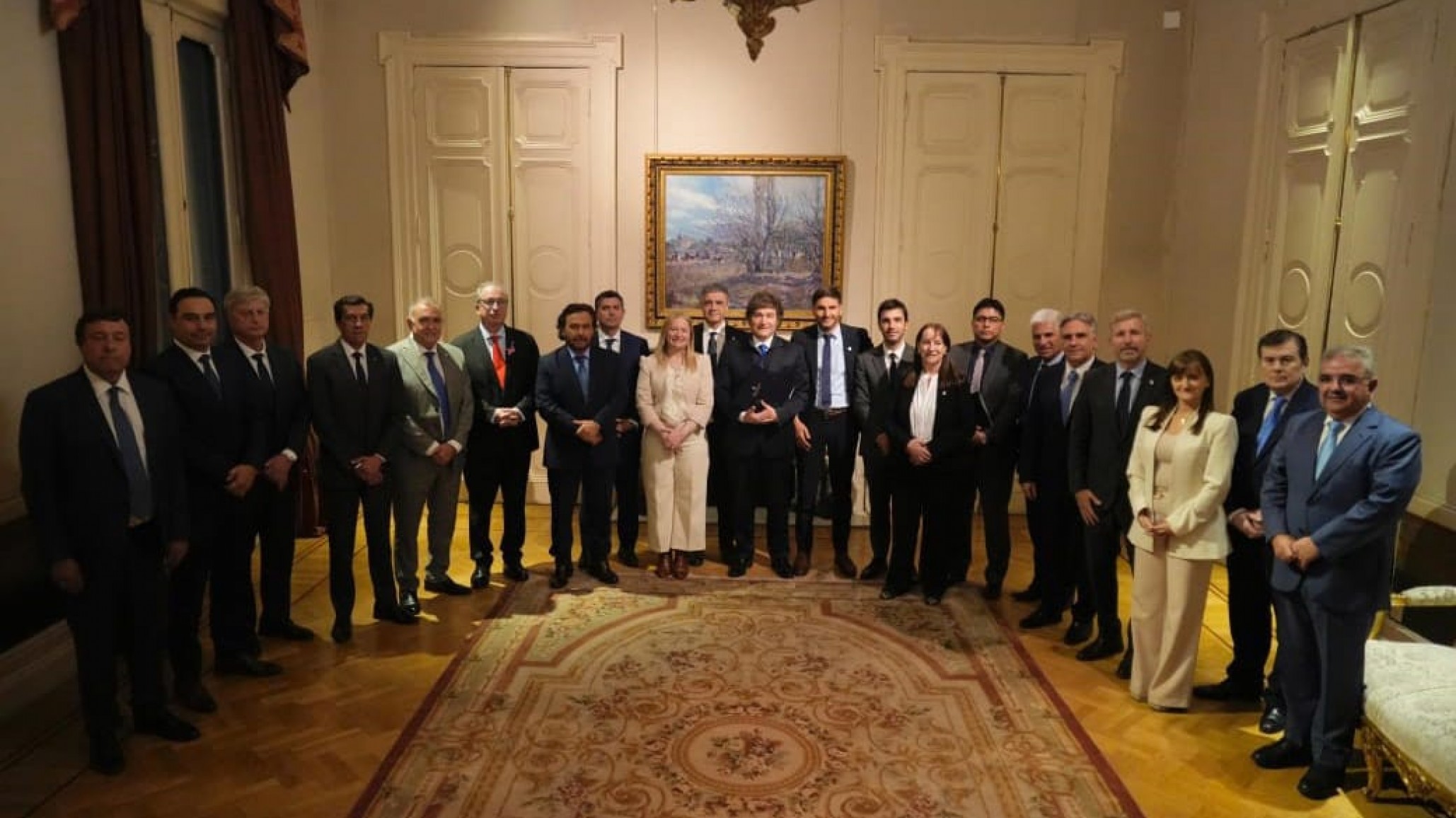 Milei calificó de "positiva" la reunión con gobernadores y anticipó cambios en su gabinete